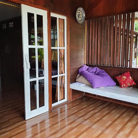 Amban Beach House Manokwari Extérieur photo