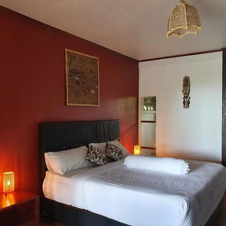 Amban Beach House Manokwari Extérieur photo