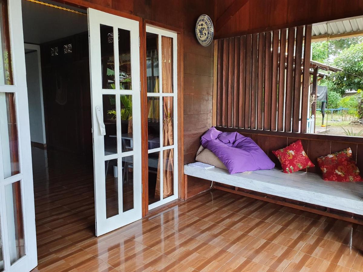 Amban Beach House Manokwari Extérieur photo