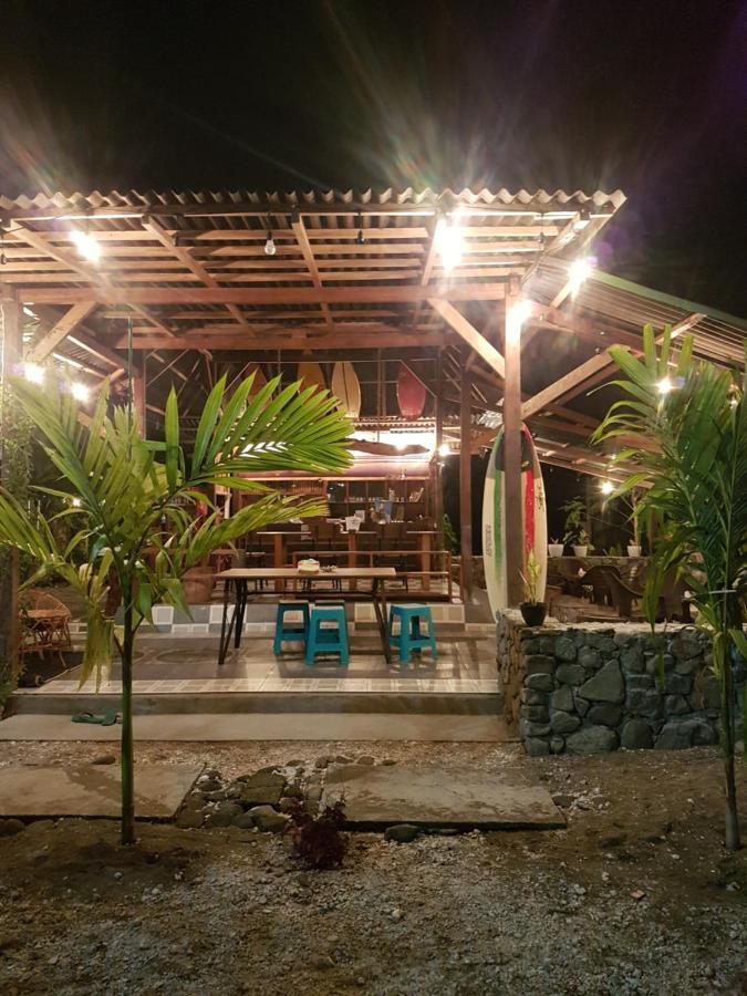 Amban Beach House Manokwari Extérieur photo